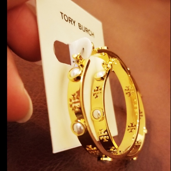 Tory Burch Jewelry - 24 HOUR SALE*Tory Burch Gold Pearl Loop Earring*